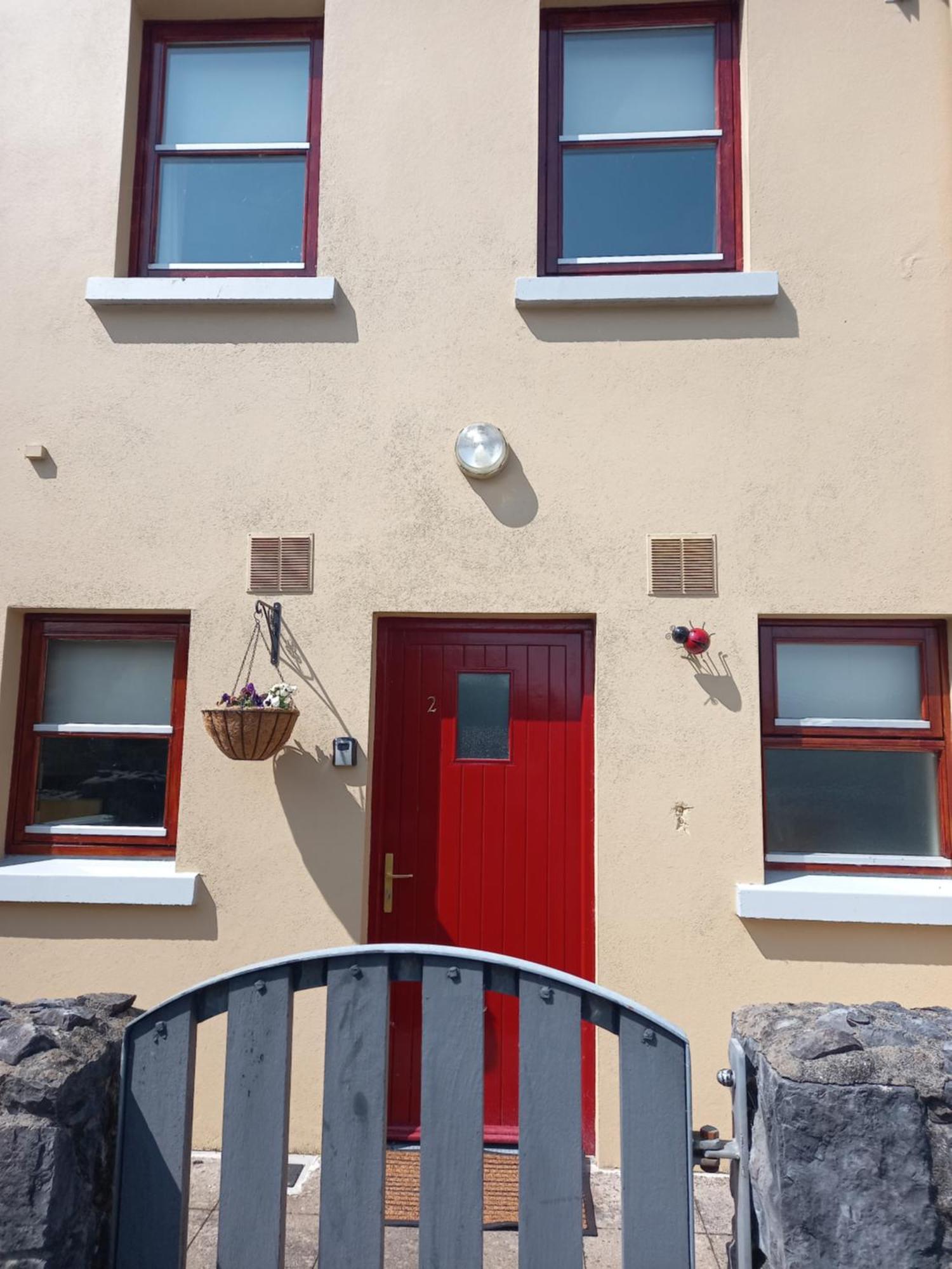 Town Square Holiday Homes Lisdoonvarna Exterior foto